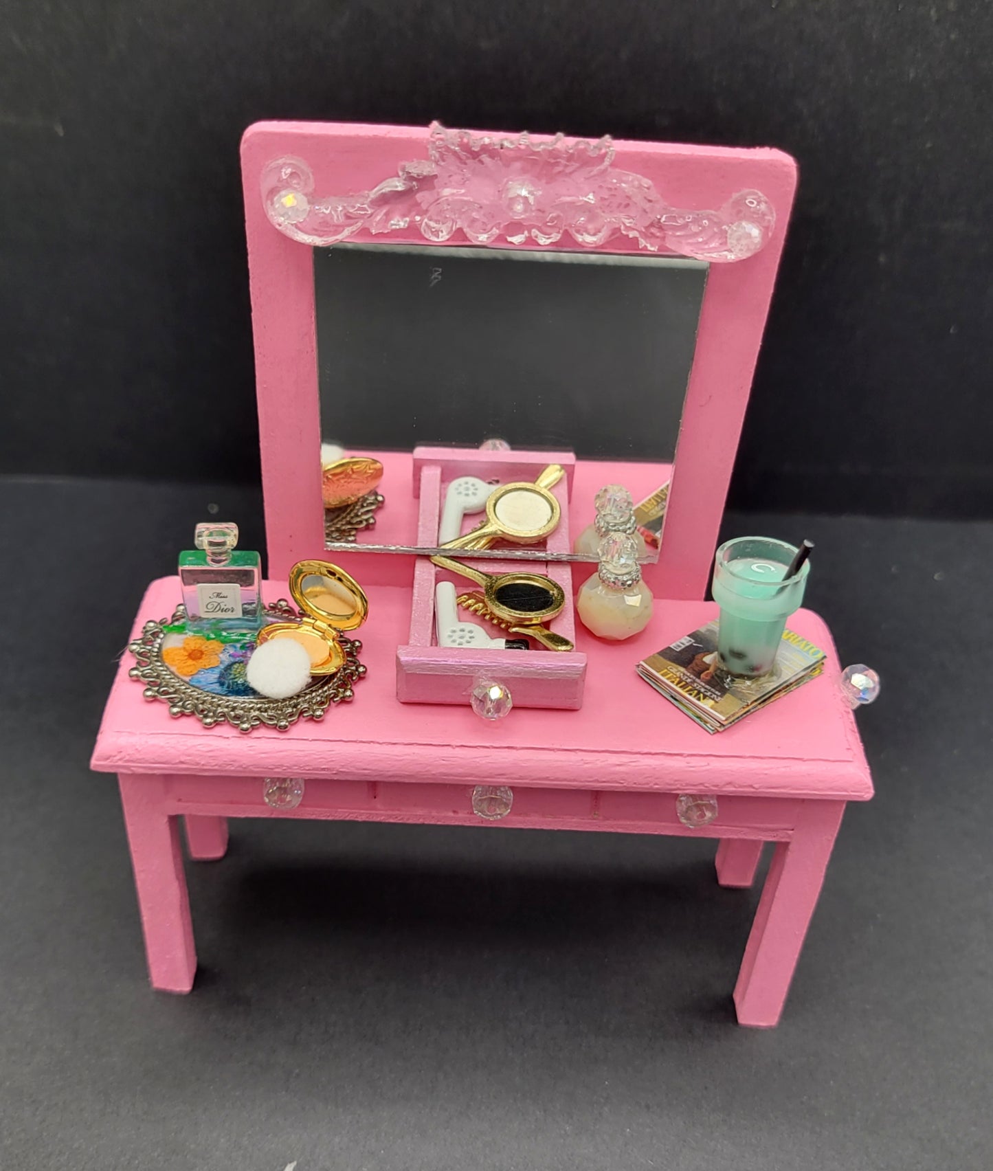 Dollhouse 1:12 scale vanity makeup table